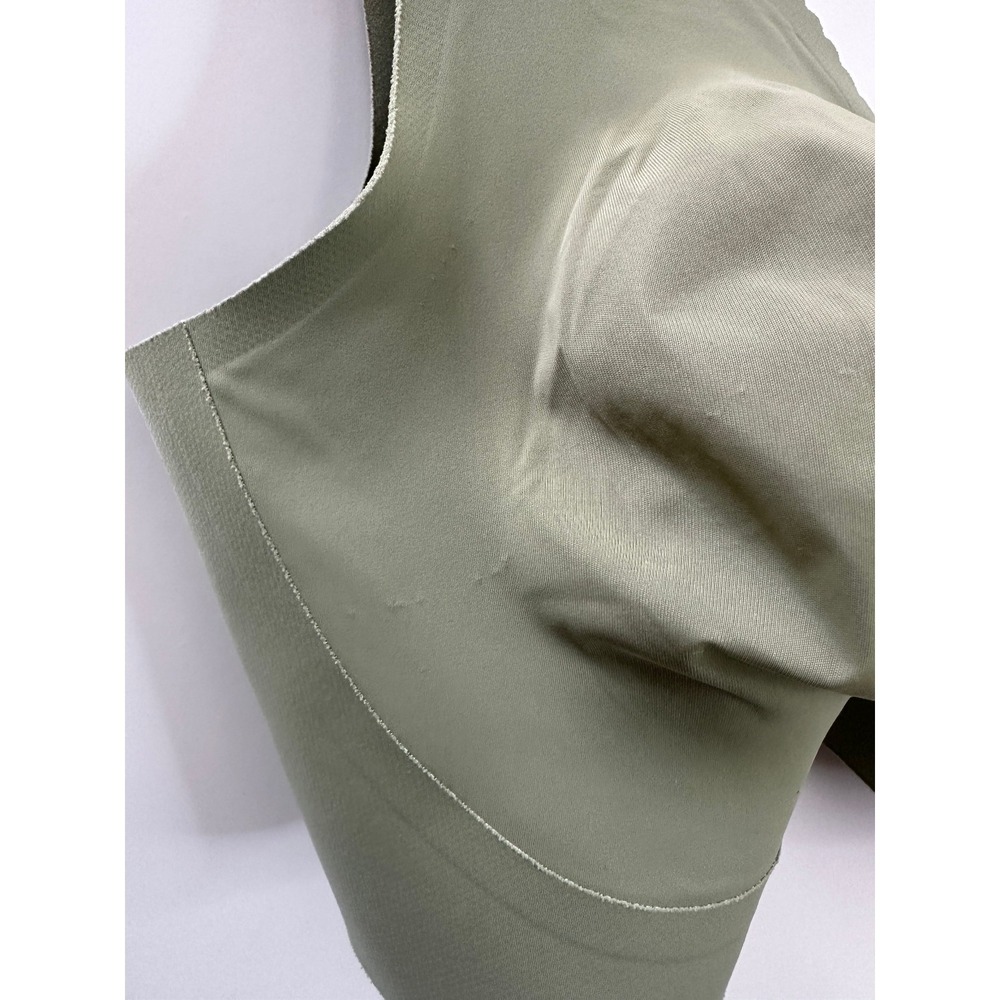 Evelyn & Bobbie Evelyn Deep V-Neck Seamless Wirefree Bra Pullover Matcha Green - Picture 6 of 13